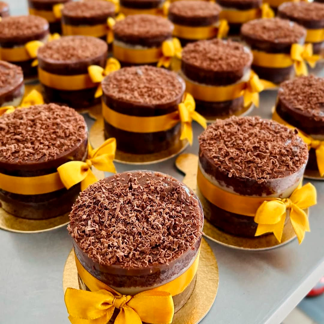Base para Doce Redonda Gota Quadrada Retangular Pudim Prata Branca Ouro Dourada Com 20 uni Decoração Festa Mesa - Imagem 7